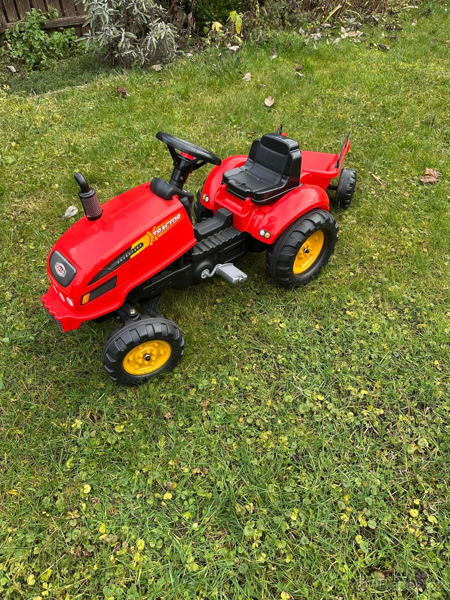 Šlapací traktor s vozíkem - 2