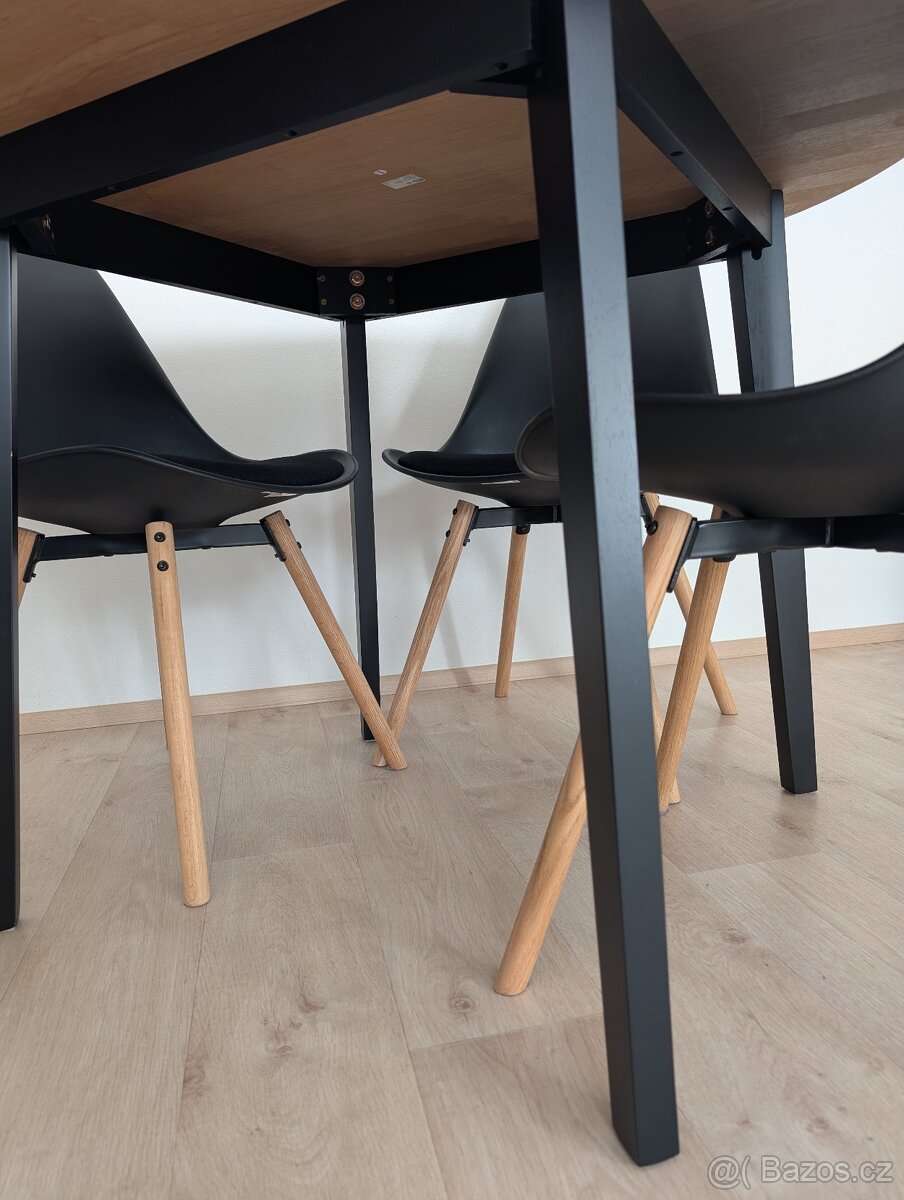 Kulatý jídelní stůl JYSK - 2