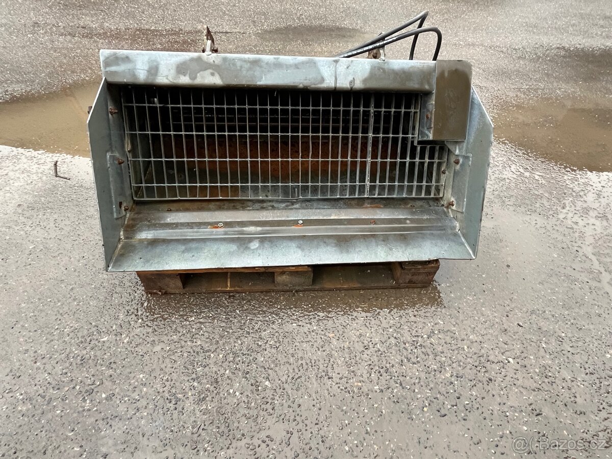 Sypač na sůl/ kamení - 2