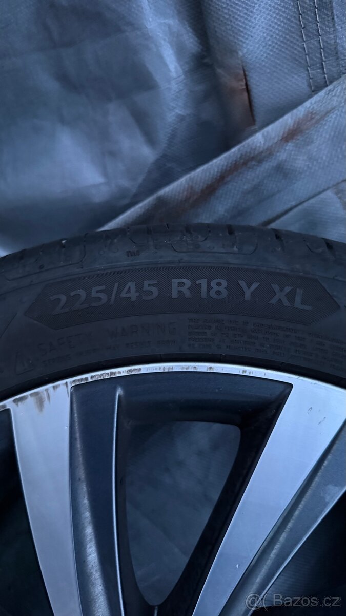 Kola, letní Barum 225/45/18 - 2