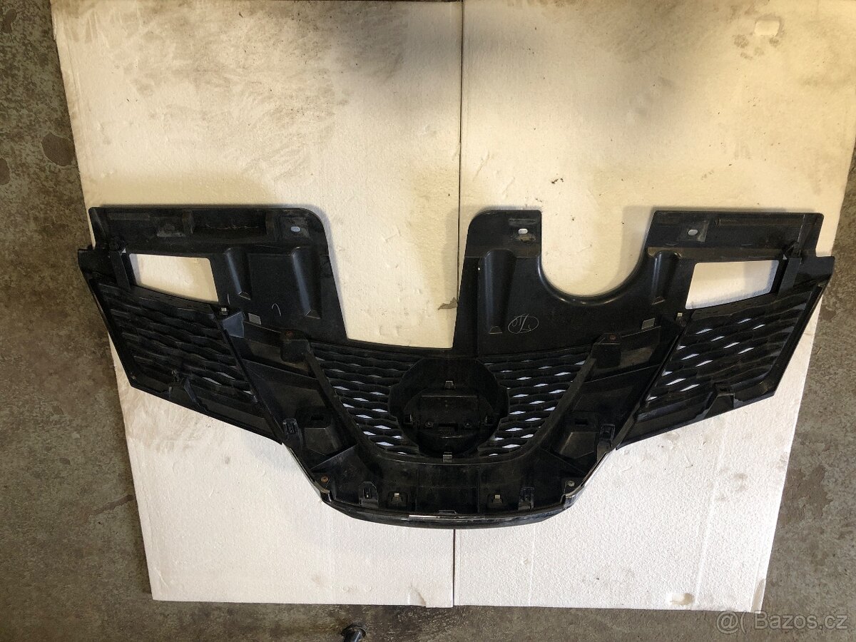 Přední maska Nissan X-Trail - 2