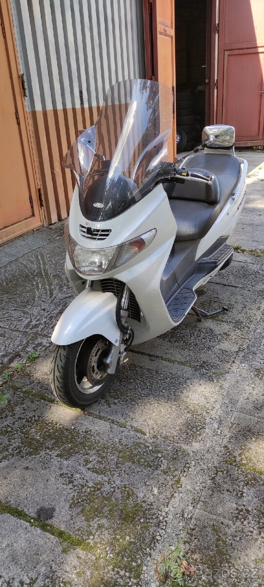 Suzuki Burgman 400 - 2