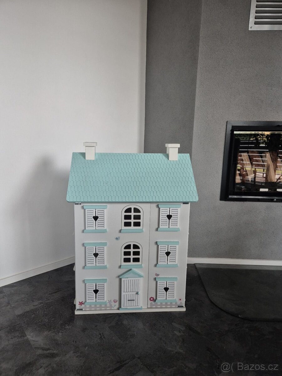 Dřevěný dětský domeček pro panenky - 2