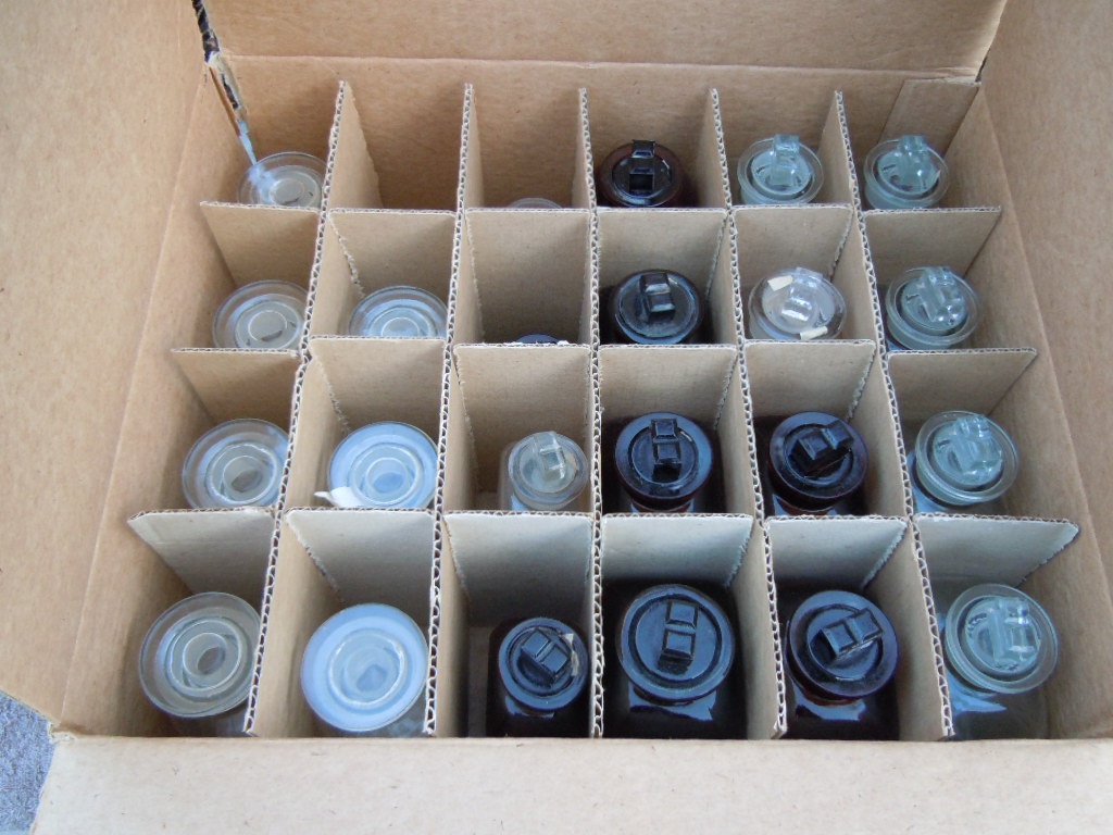 LÁHVE S BROUŠENÝMI UZÁVĚRY - 2