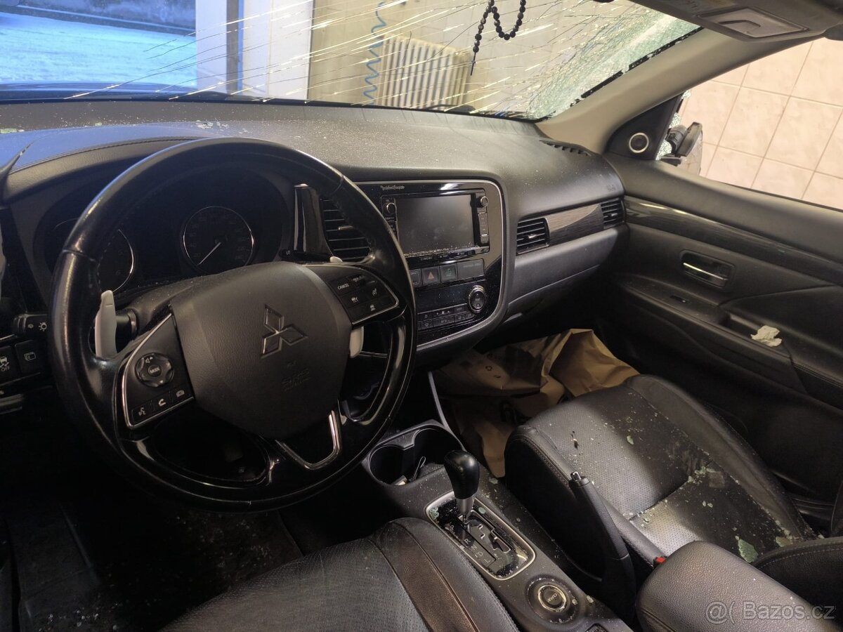 Mitsubishi outlander - 2