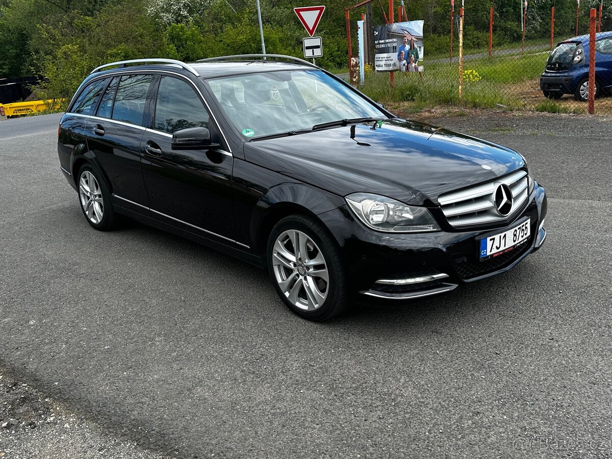 Mercedes-Benz C220 CDi, r.2012, automat, klima - 2