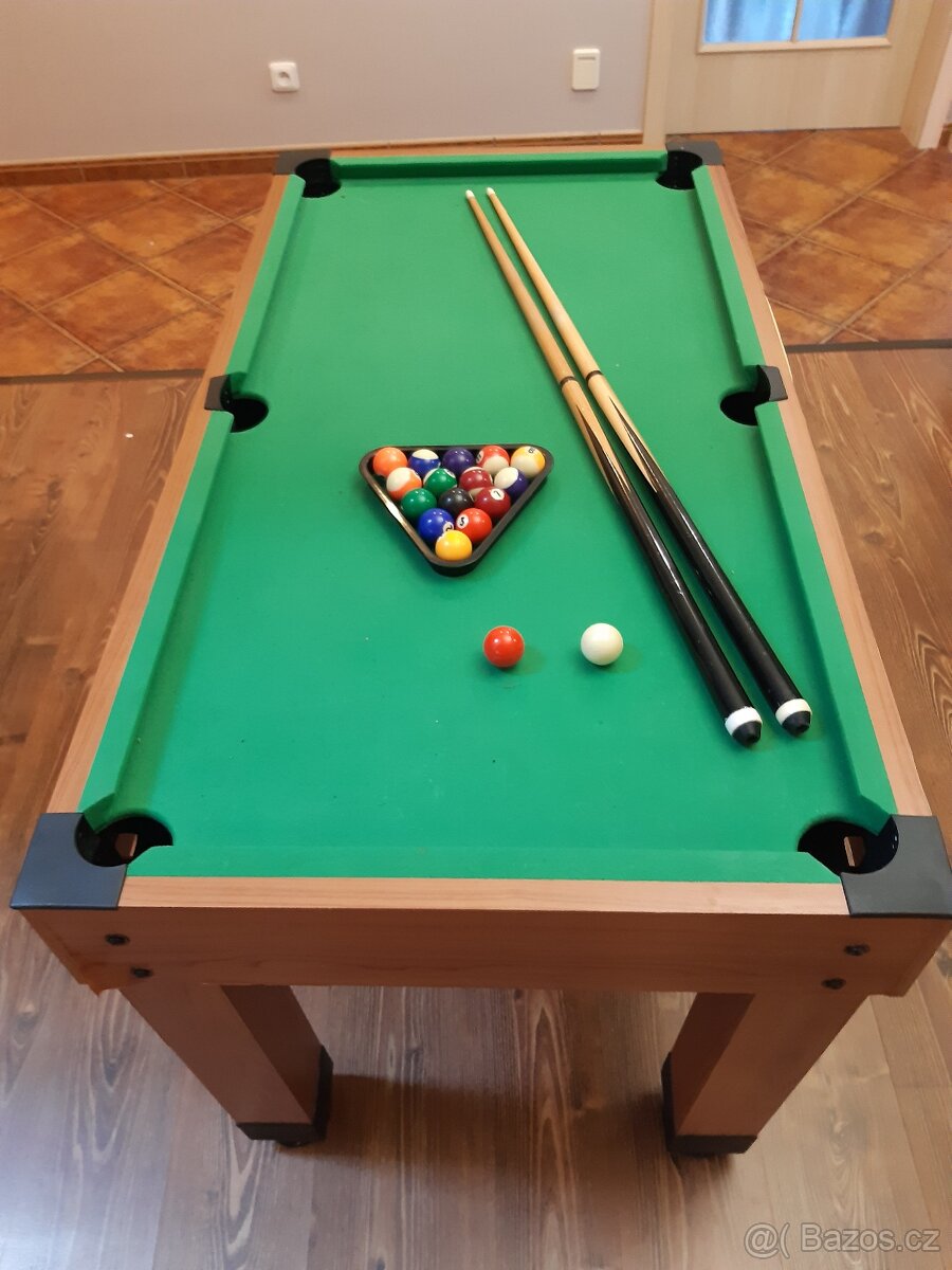 Fotbálek, kulečník a další hry - 2