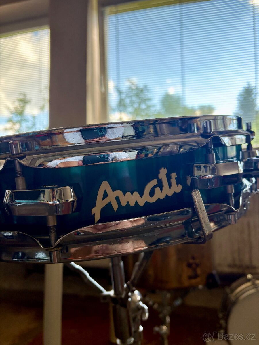 Amati se stojanem - 2