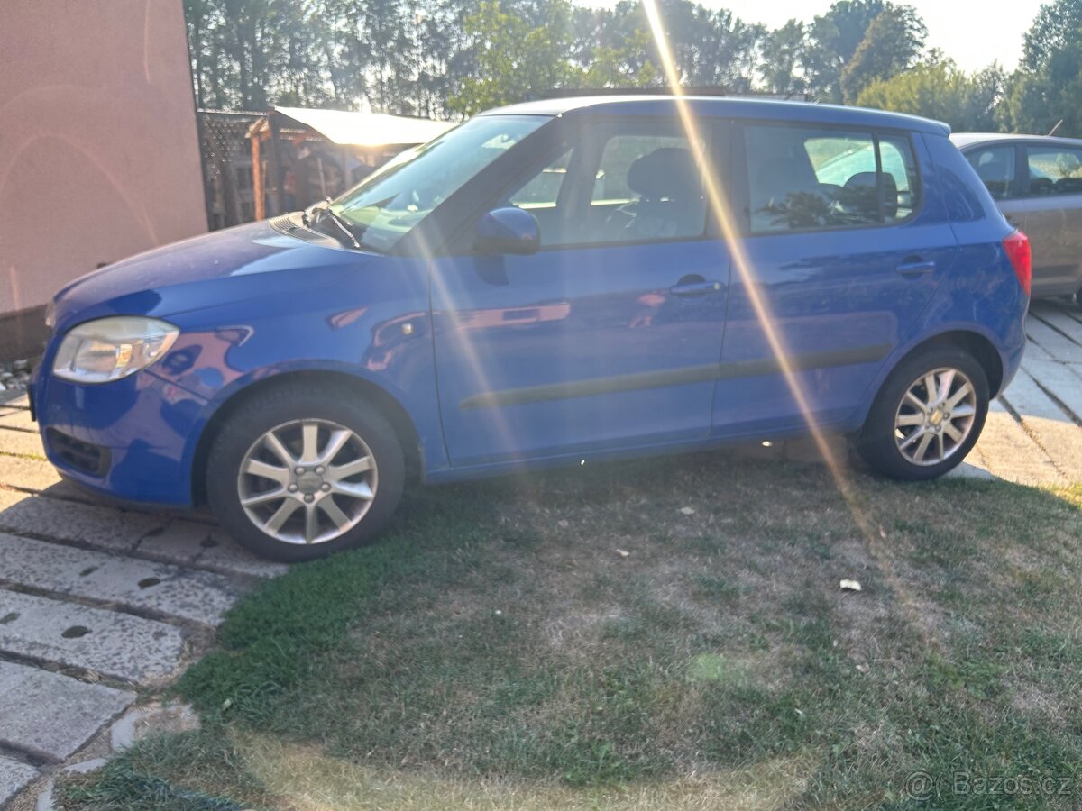 Škoda fabia 2 1.4 16v - 2