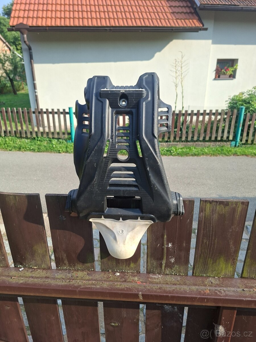 Kryt motoru yzf 2019+ - 2