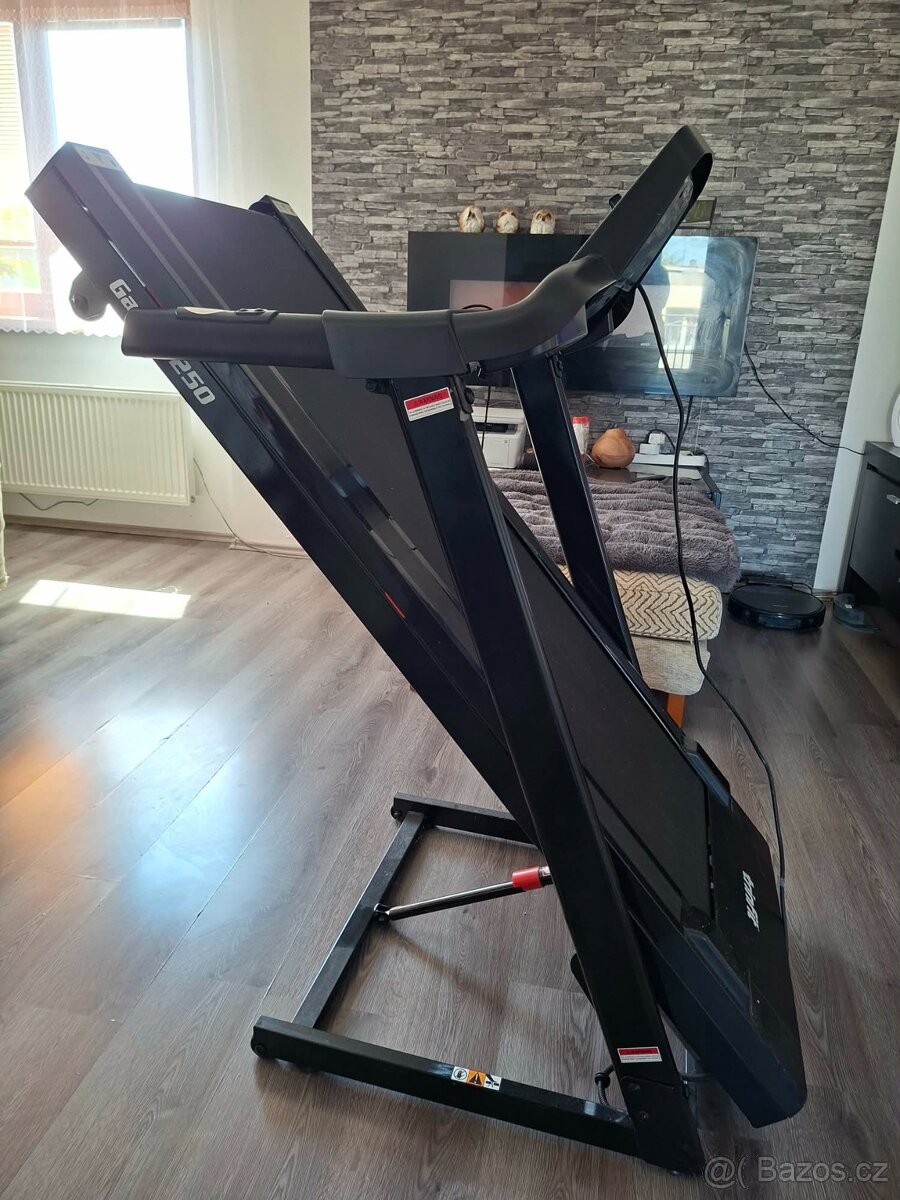 Běžecký pás TRINFIT GARA T250 - 2