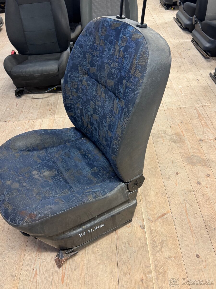 Citroen Berlingo, řidičova sedačka - 2