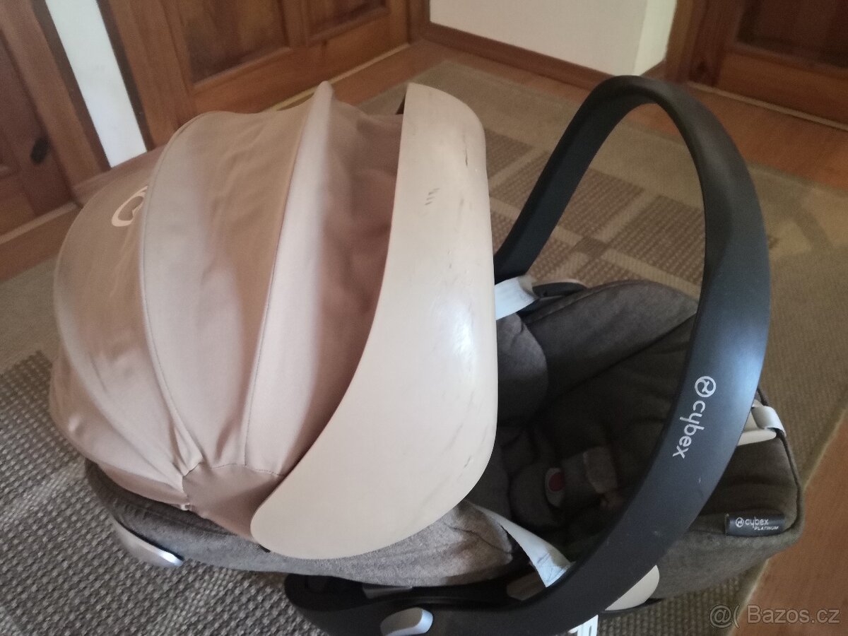 Autosedačka Cybex včetně isofix základny - 2