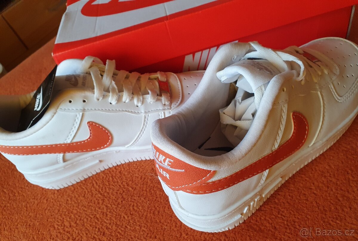 Dámské nové nike velikost 38 - 2