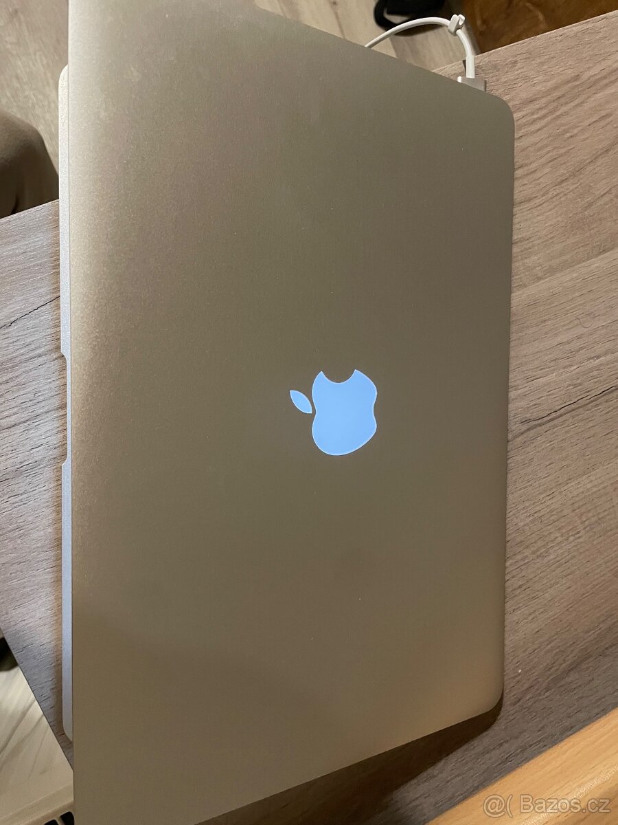 Iphone,Apple watch,Macbook - 2