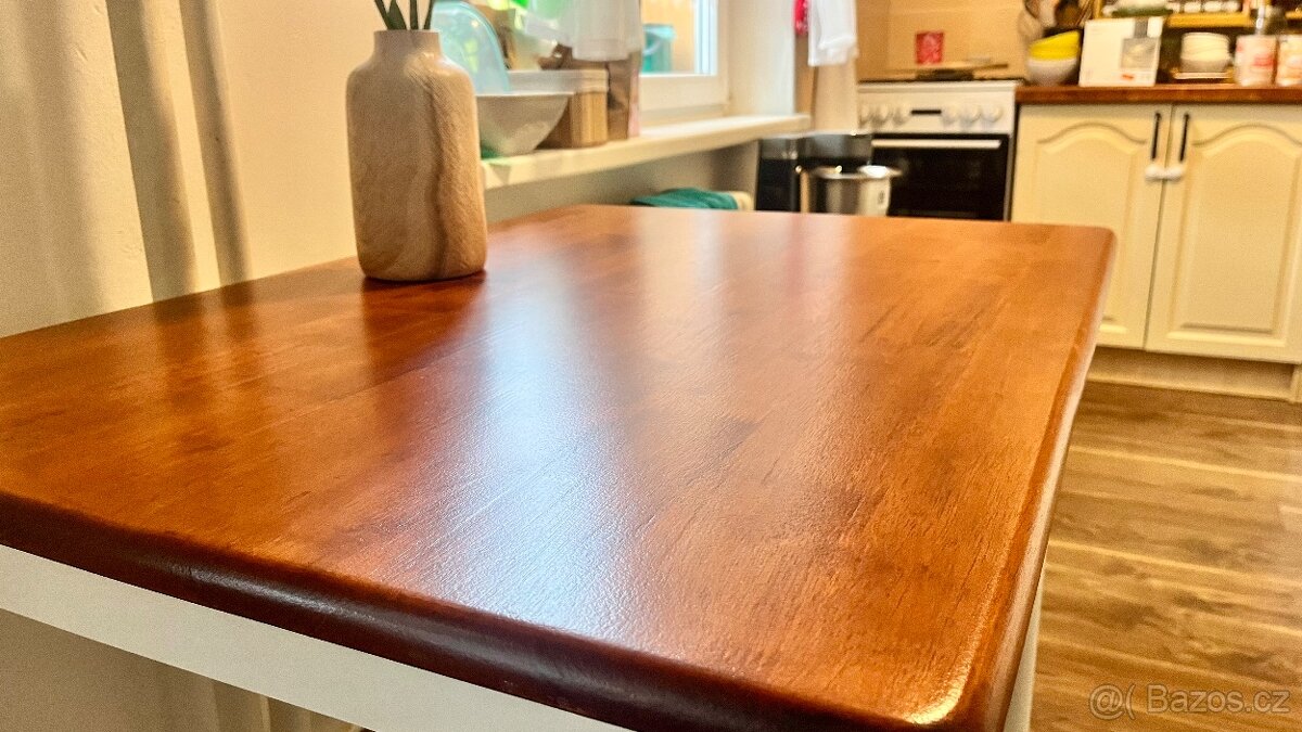 Jidelni stul - masiv - 2