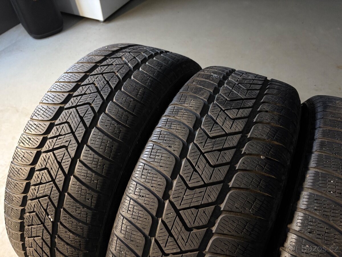 Zimní pneu Pirelli 235/55R18 - 2