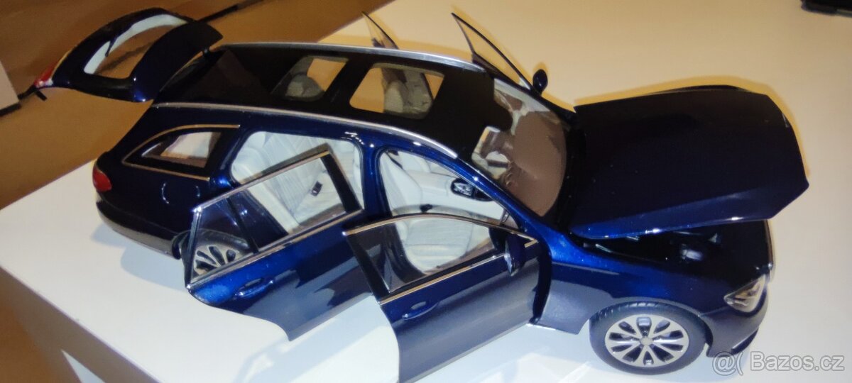 Mercedes-Benz E klasse 1:18 - 2