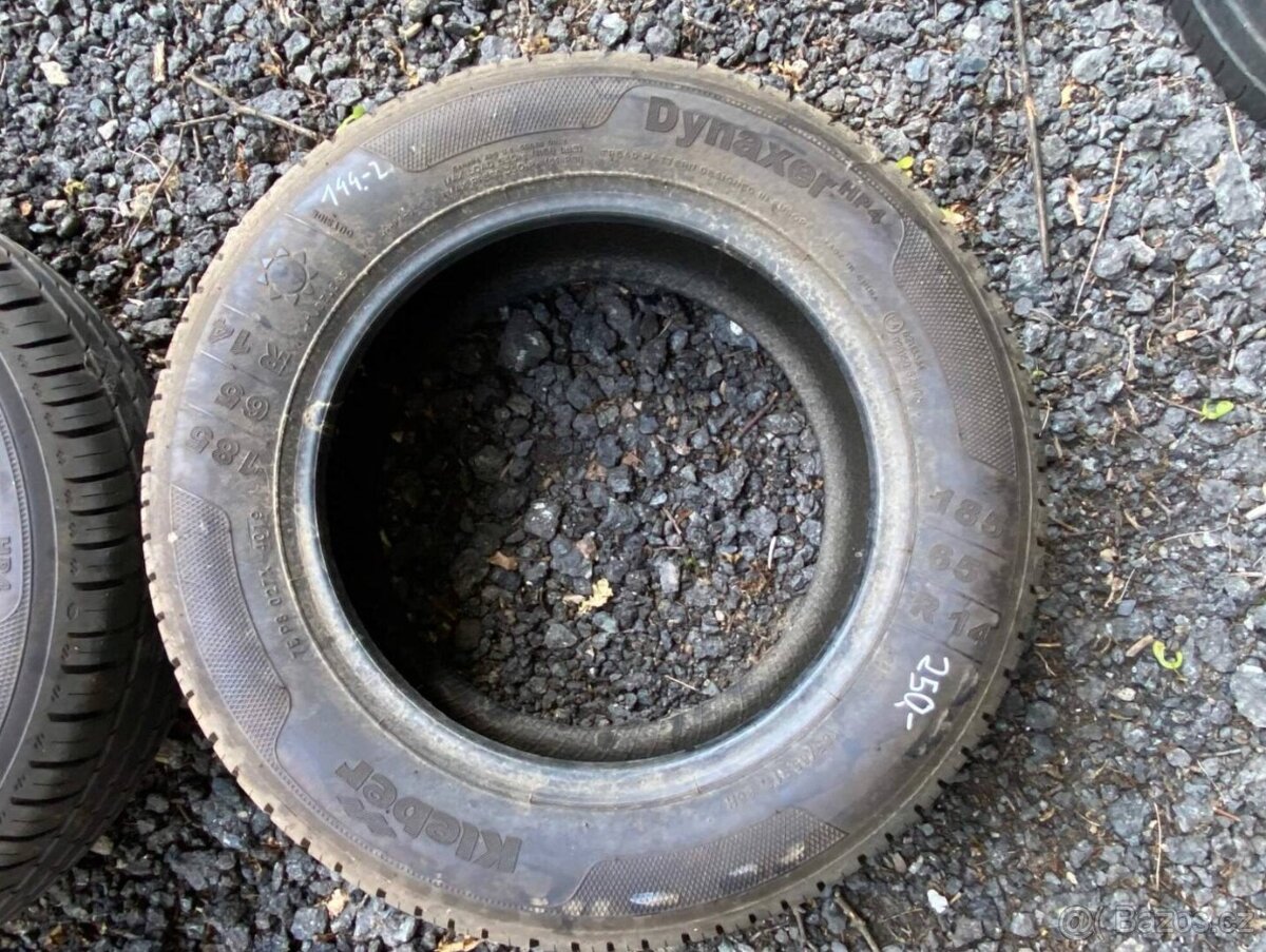 144. 2x letní pneumatika 185/65 r14 - 2