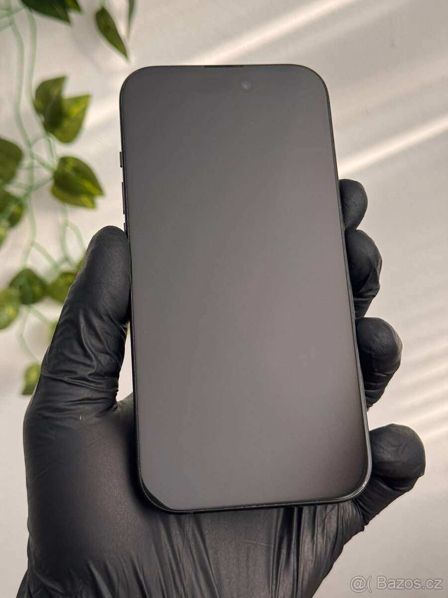 iPhone 15 256GB černý - 100% baterie - 2