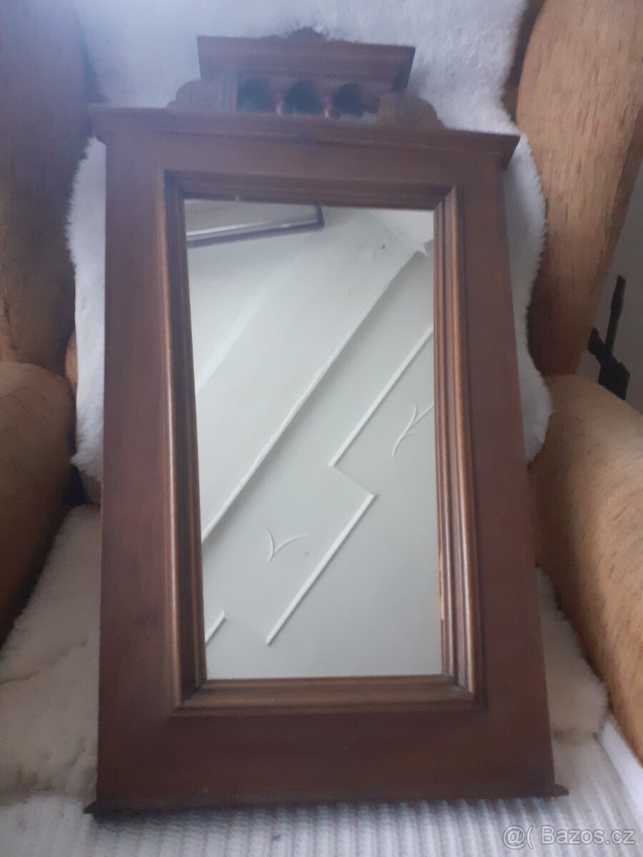 Zrcadlo nástěnné - 2