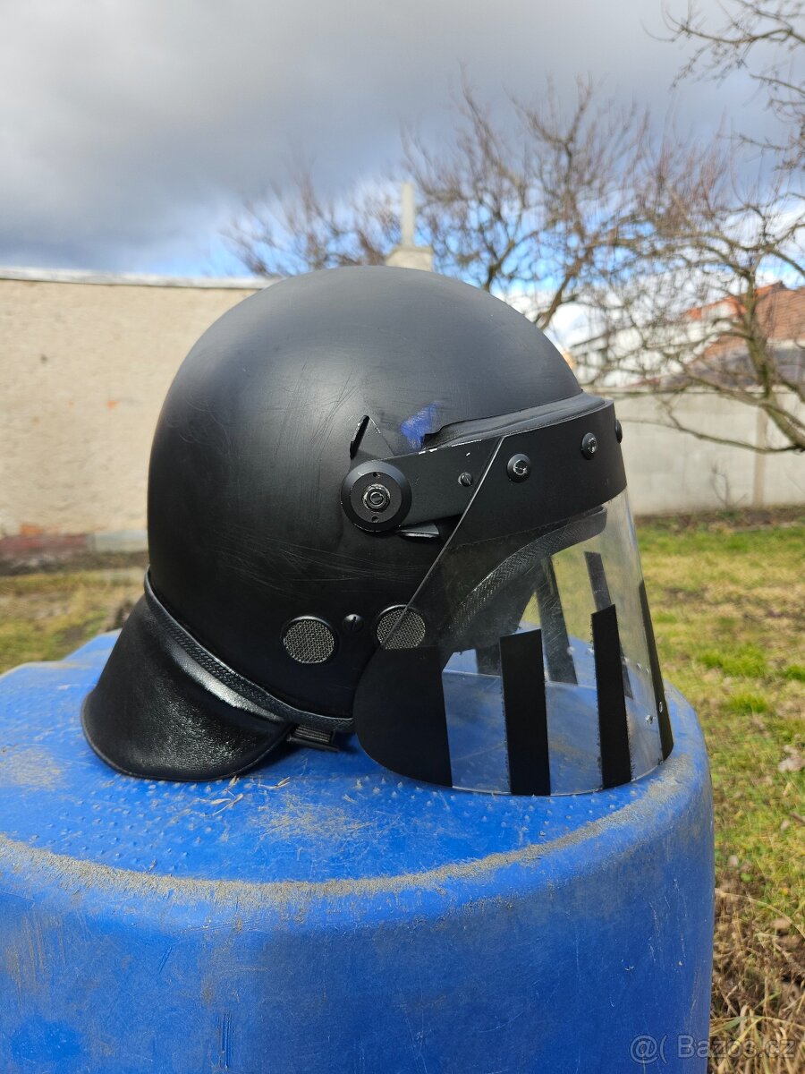 Helma hlavne na jaggurnauta - 2