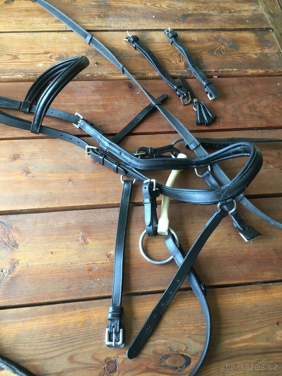 Uzdečka Rambo Micklem Deluxe Competition 2, s otěžemi, černá - 2