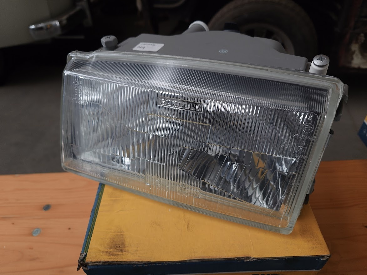 Fiat Uno Logo světla H4 - 2