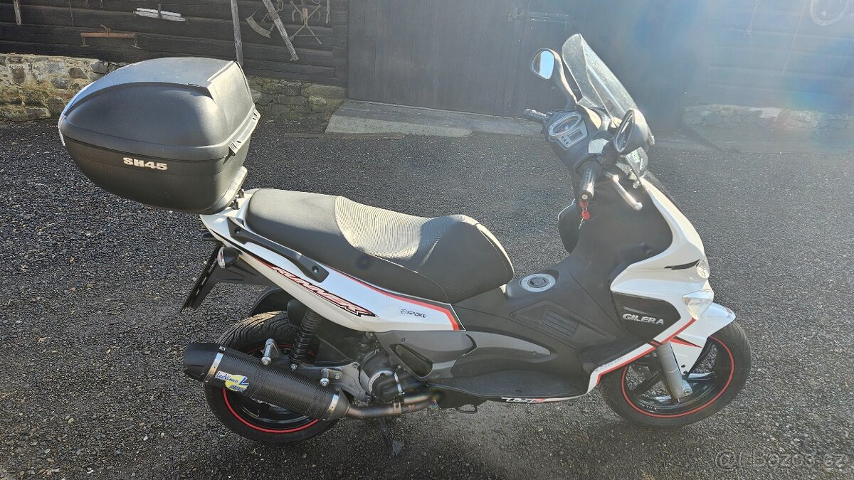Prodám skútr Gilera Runner ST 125 - 2