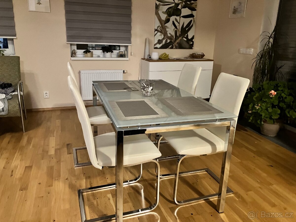Jídelní stůl a židle - 2