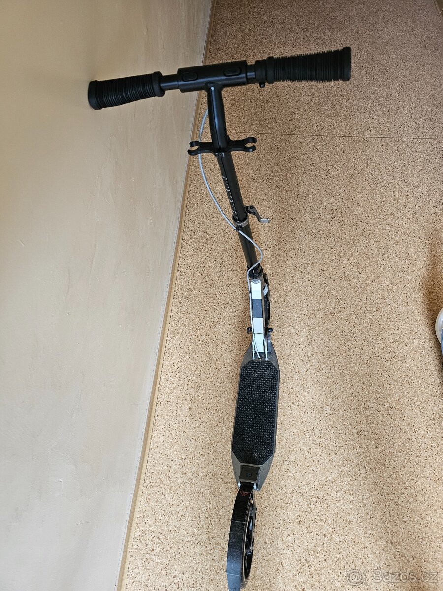 Koloběžka pro dospělého s brzdou - 2