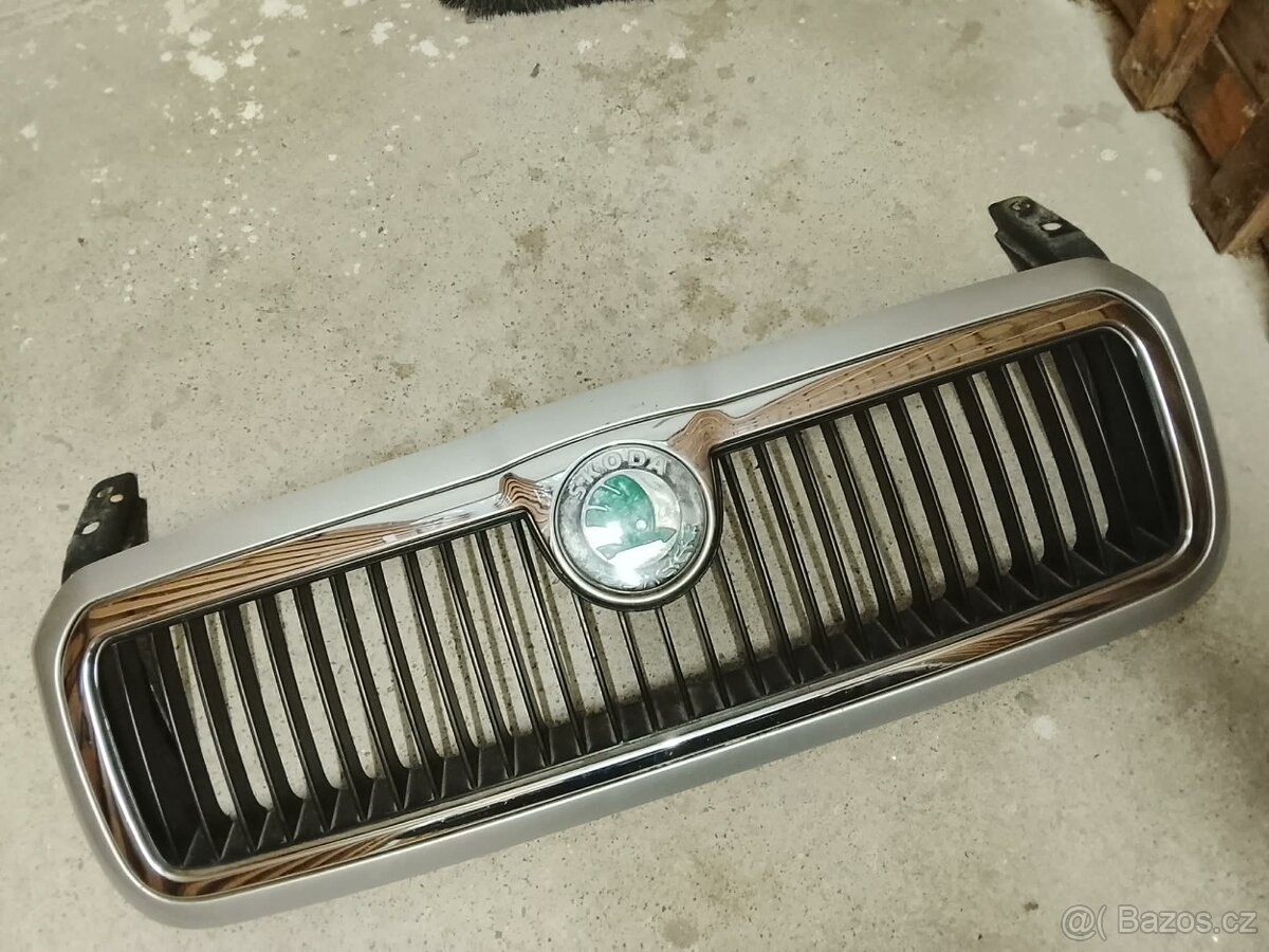 Škoda octavia maska cen 300 kč - 2