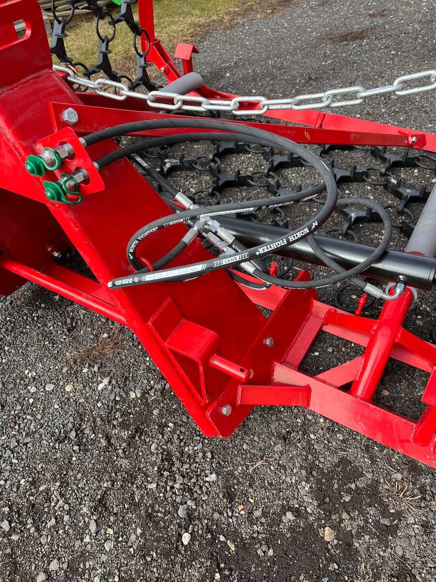 luční brány - 8m hydraulicky zvedané - 2