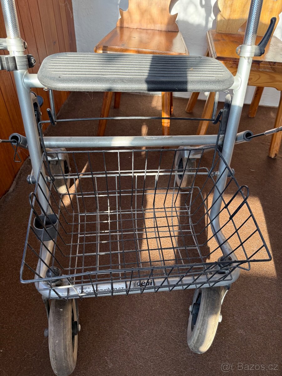 Chodítko pro seniory - 2