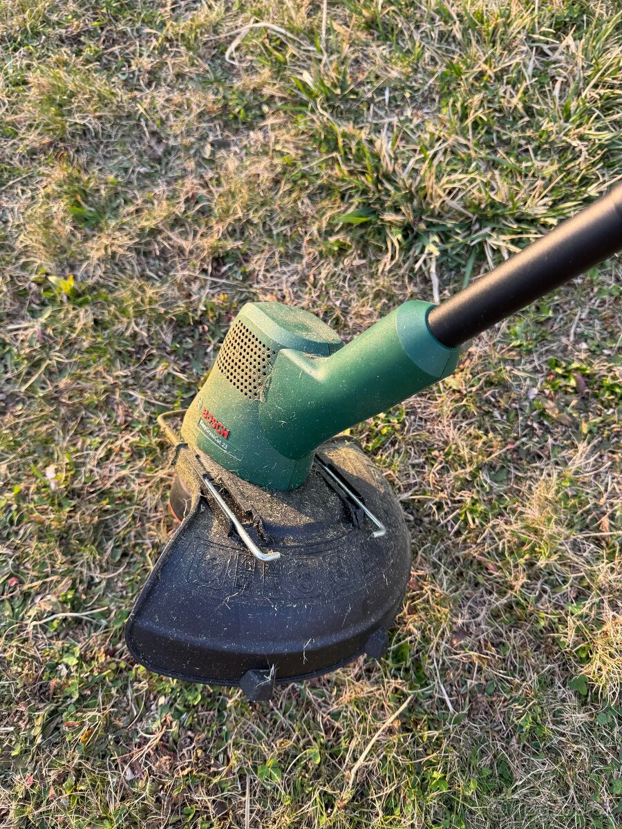 BOSCH Strunová sekačka elektrická EasyGrassCut 23 - 2