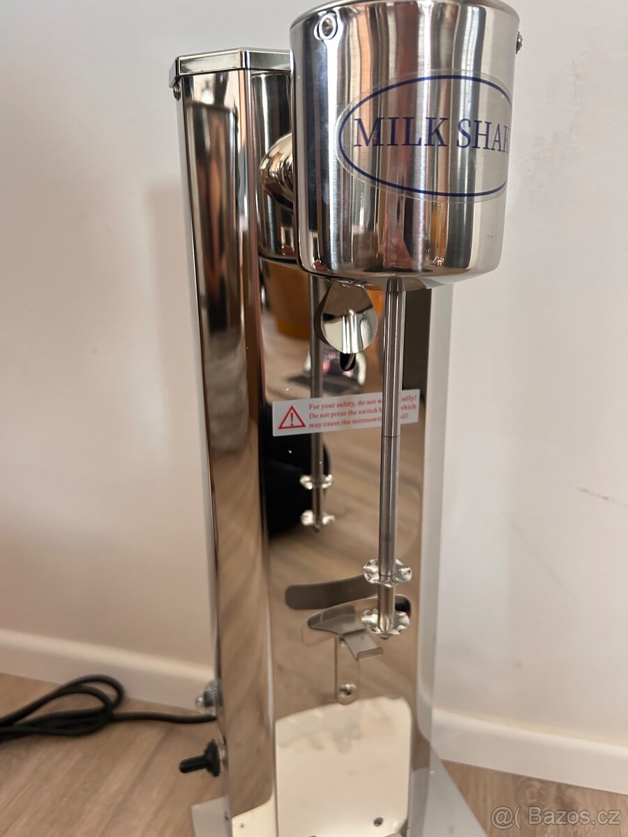 PROFESIONÁLNÍ MIXÉR NA MILKSHAKY - 2