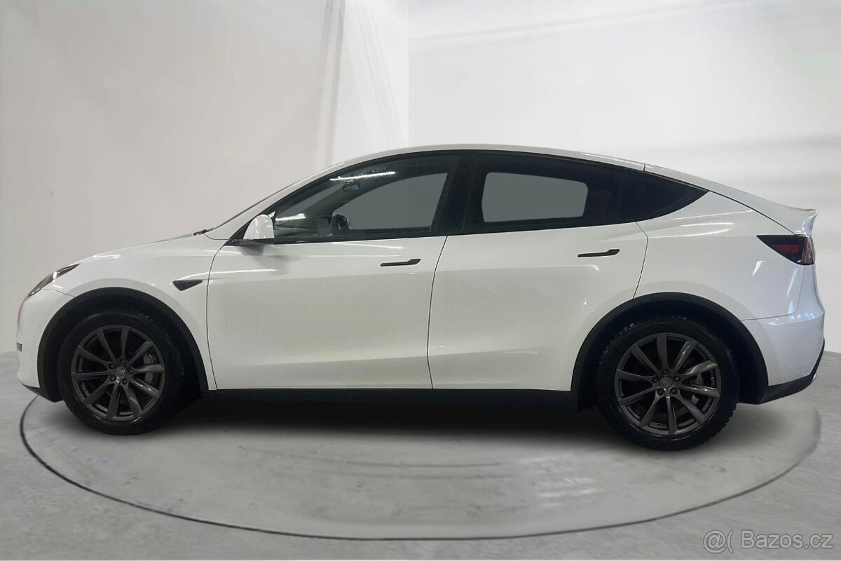 Tesla Model Y LR 2024 Berlín, tažné - 2