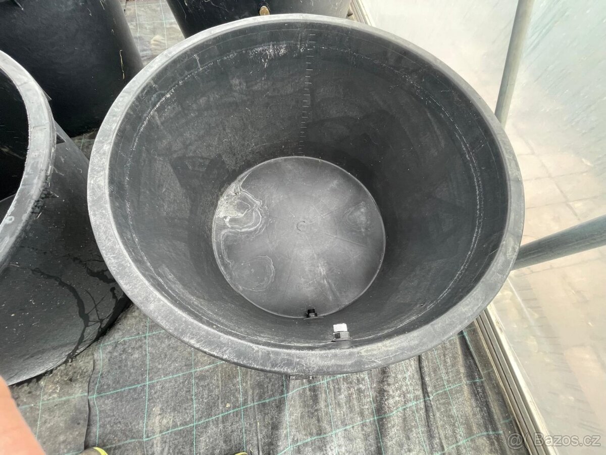 Káď plastová 285l černá s výpustným kohoutem - 2