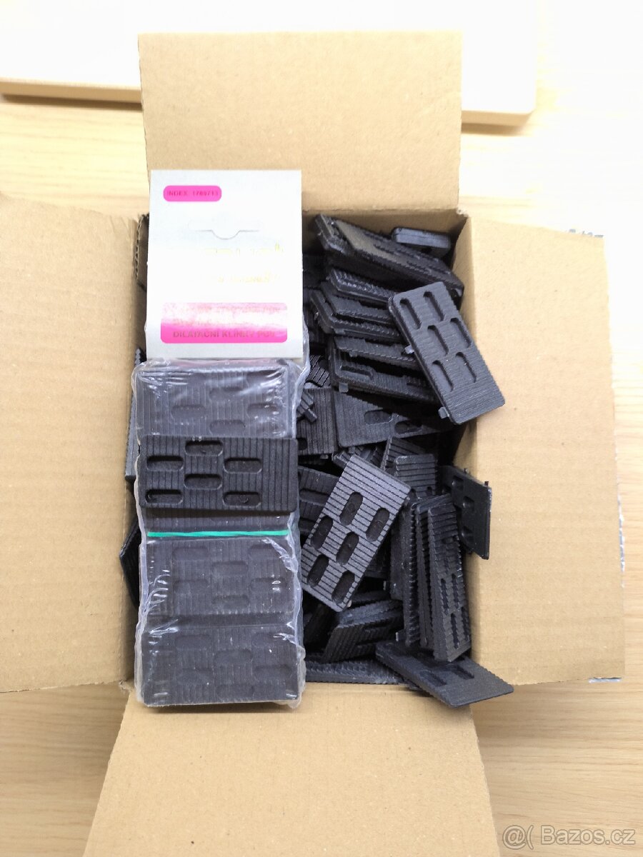 Klínky na podlahu - 2