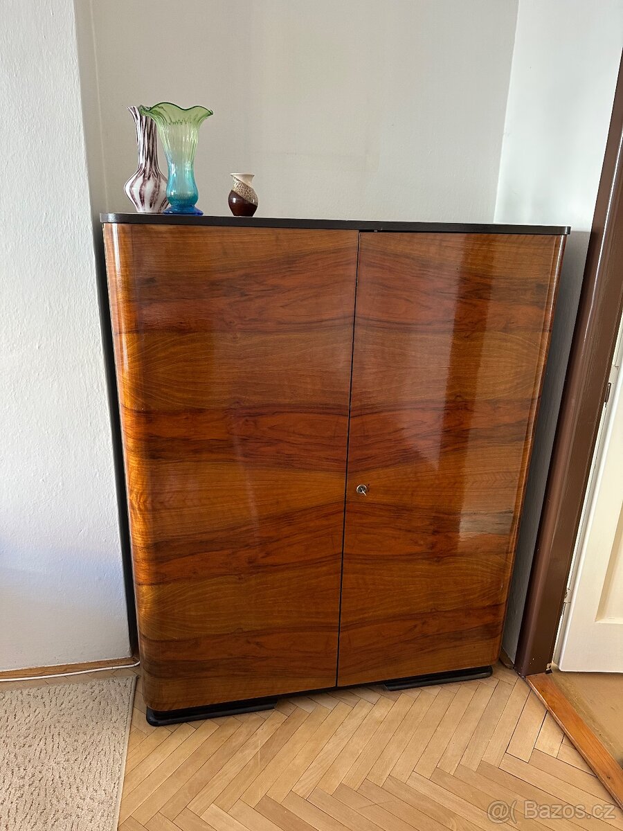 Starožitná šatní skříň - 2