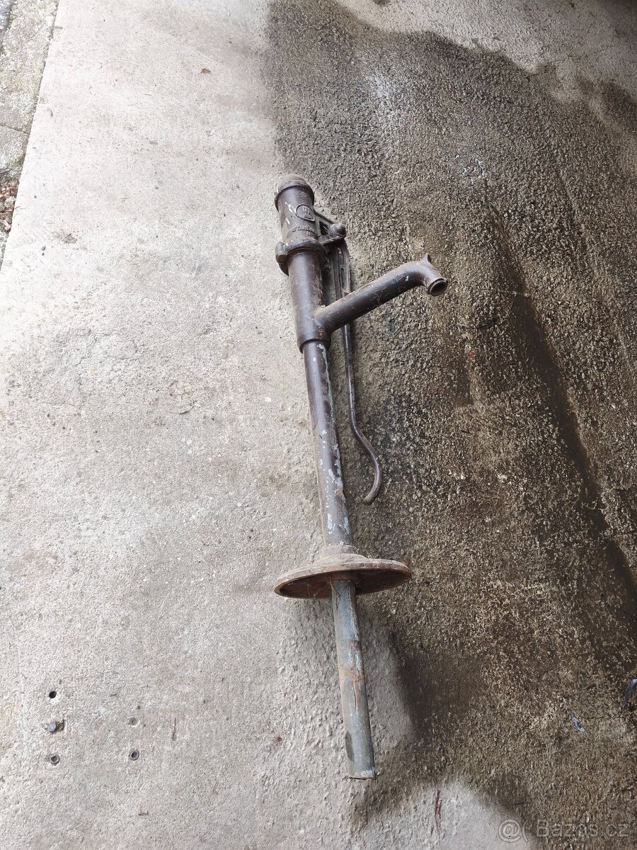 Ruční pumpa na vodu - 2