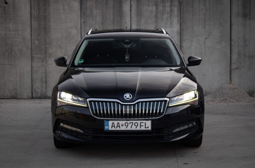 Škoda Superb Combi 2.0 TDI SCR Style DSG - 2