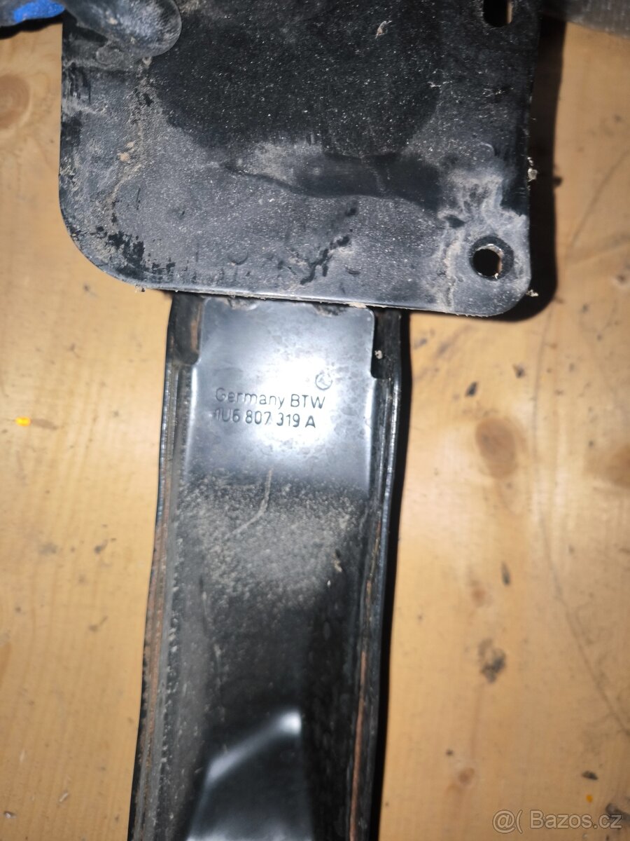 Zadní výztuha nárazníku octavia 1 - 2