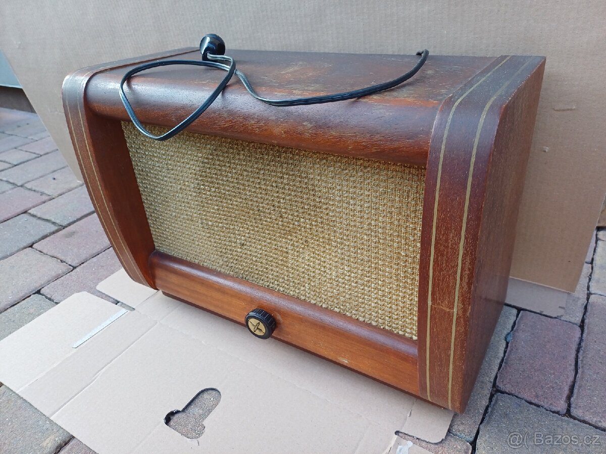 Prodám staré rádio - 2
