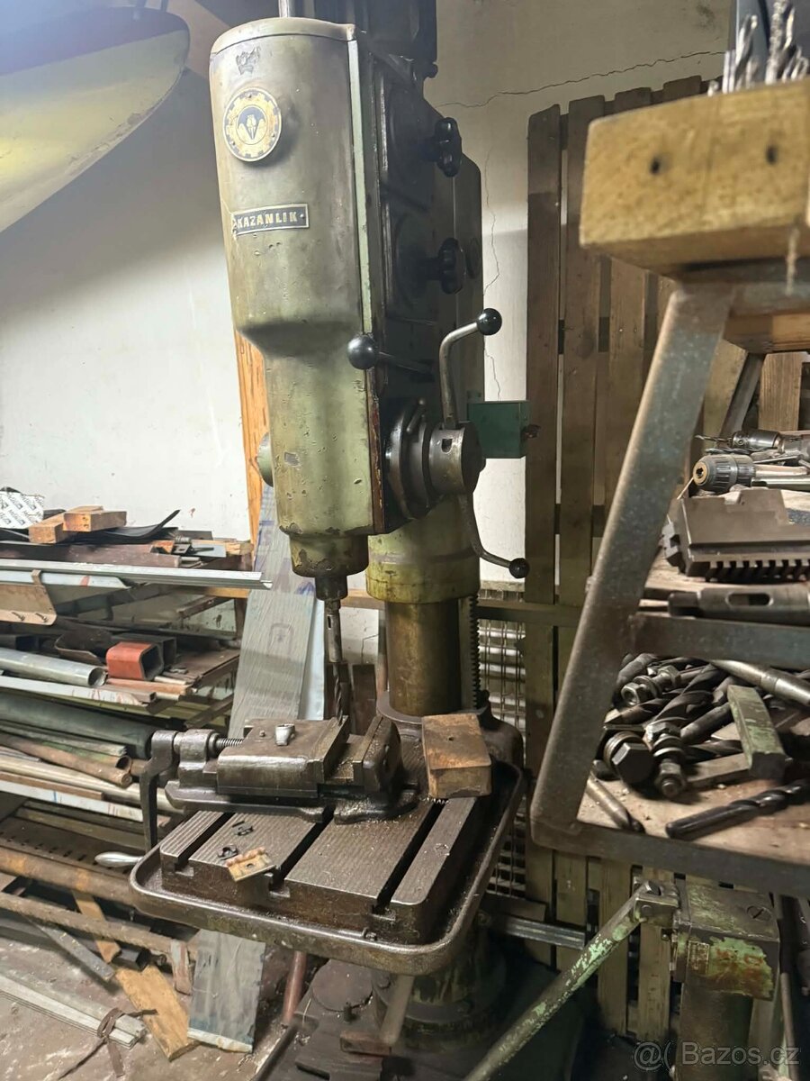 Velká stojanová vrtačka Kazanlik BK-32 - 2