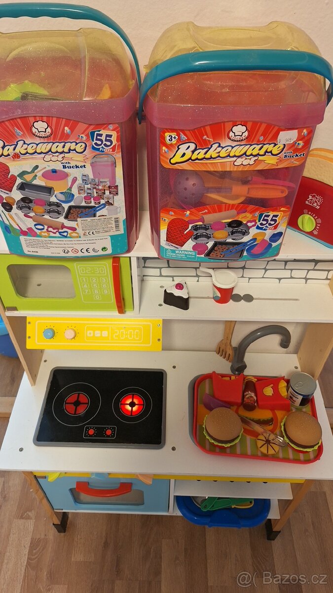 Dětská kuchyňka + doplňky - 2