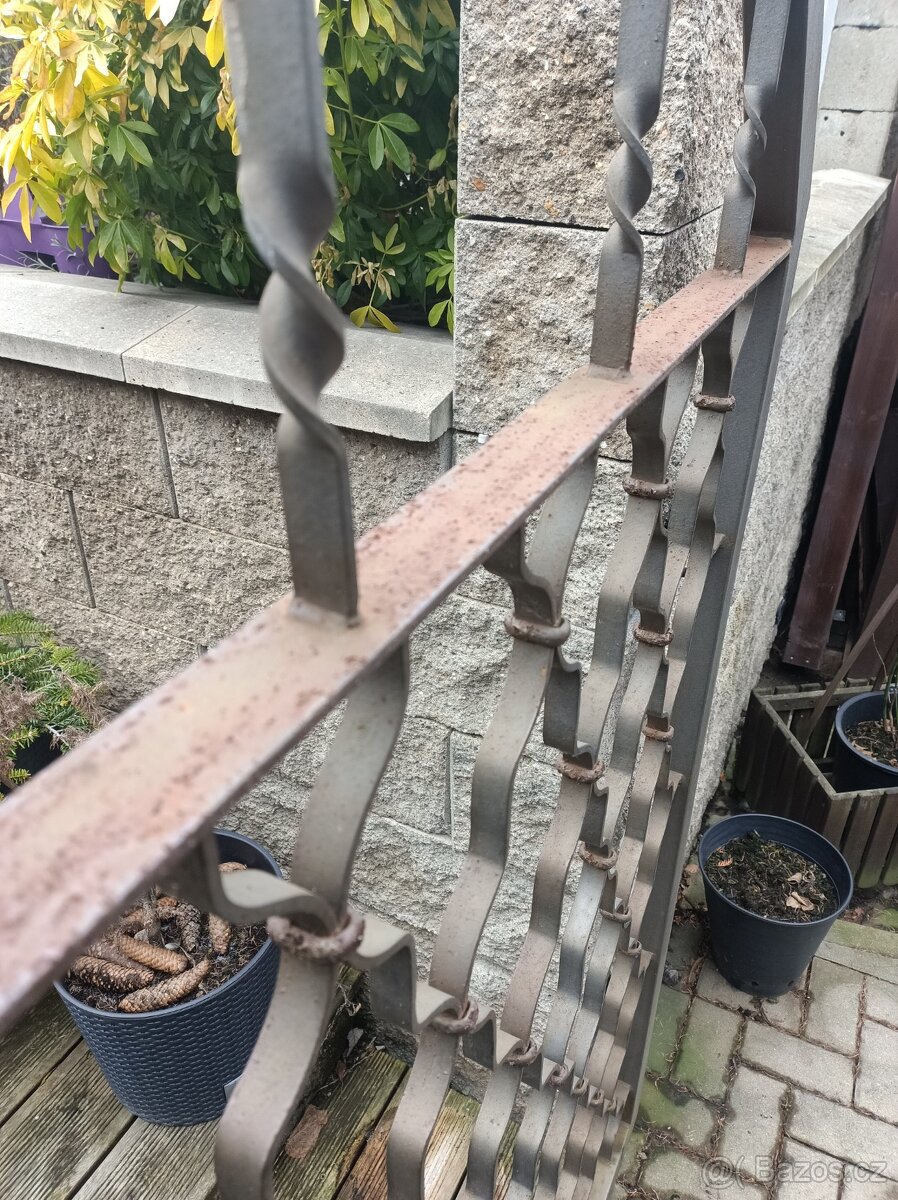 Železná dvoukřídlá branka - 2