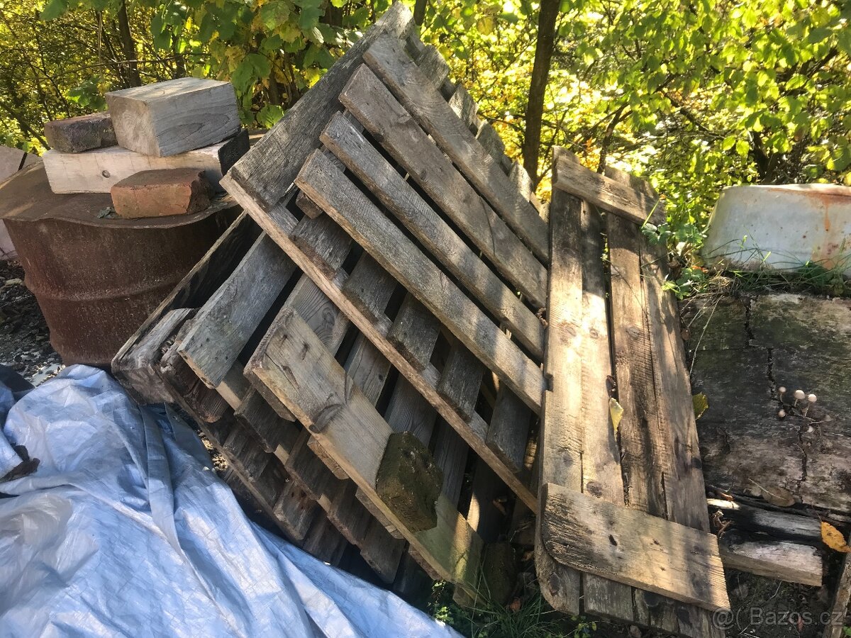 dřevo - palety k rozebrání - 2