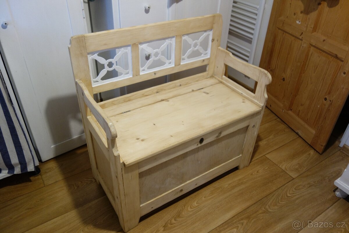 Historická lavice s úložným prostorem - 2