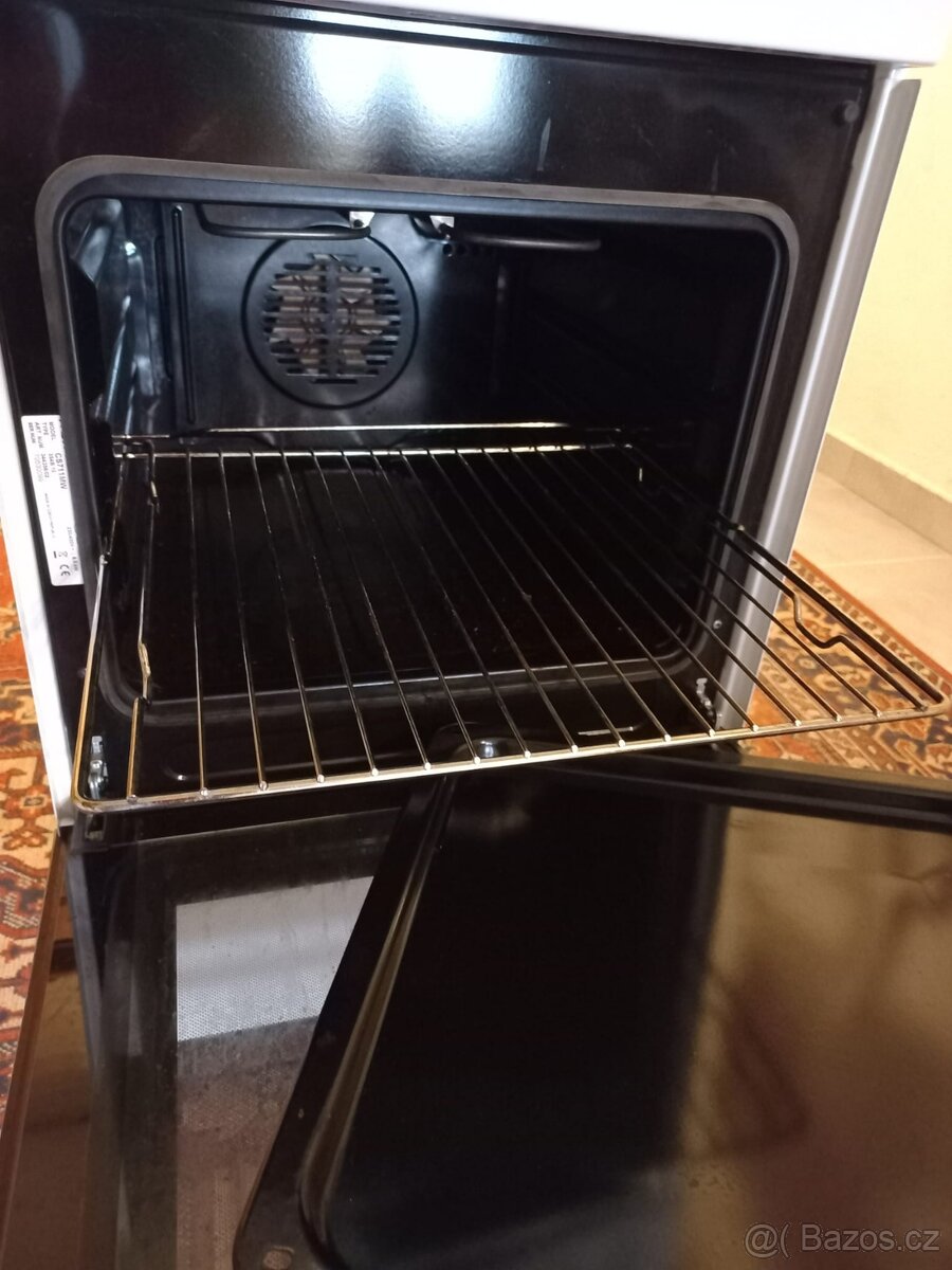 elektrický sporák MORA CS711MW - 2